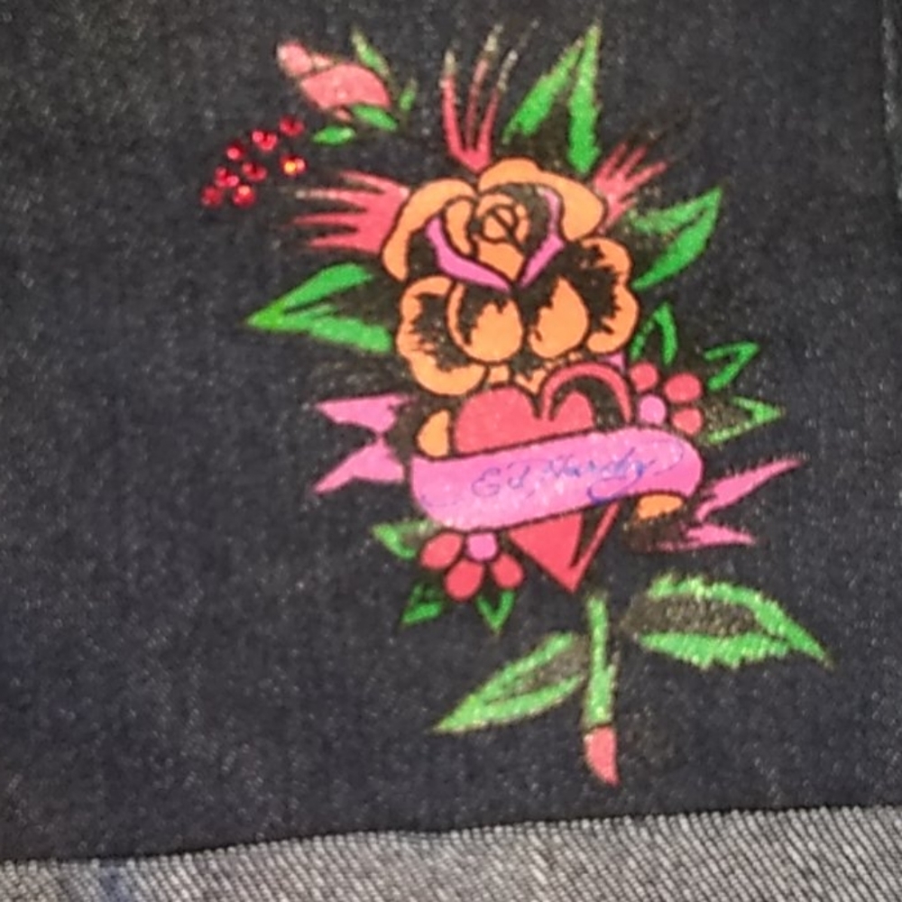 Ed Hardy shorts. - Picture 2 of 8